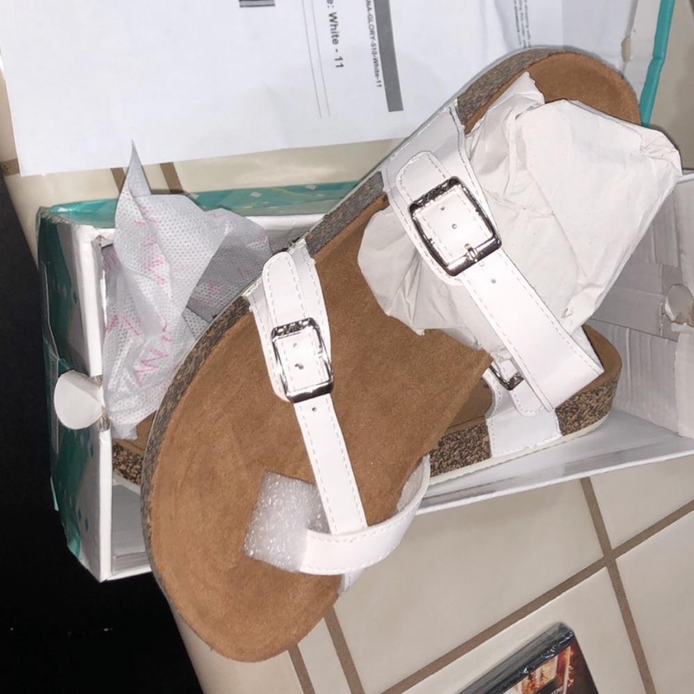 Women sandals